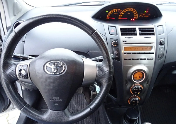 Toyota Yaris cena 25000 przebieg: 143000, rok produkcji 2011 z Kalisz małe 529